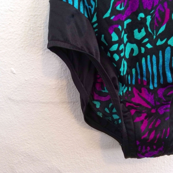 SWIMSUIT - Picture 2 of 7